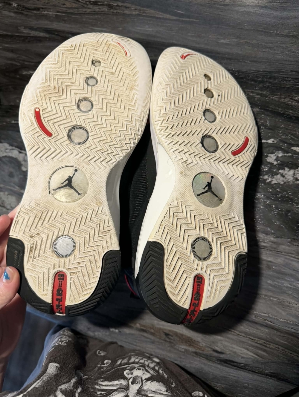 Jordan 34 Chicago 2019 Size 9.5 - Picture 14 of 15